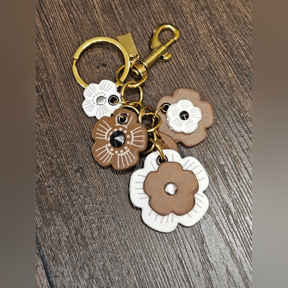 LAST ONE ❗️NEW Vegan Leather Floral Bag Charm/Keychain - Picture 2 of 5